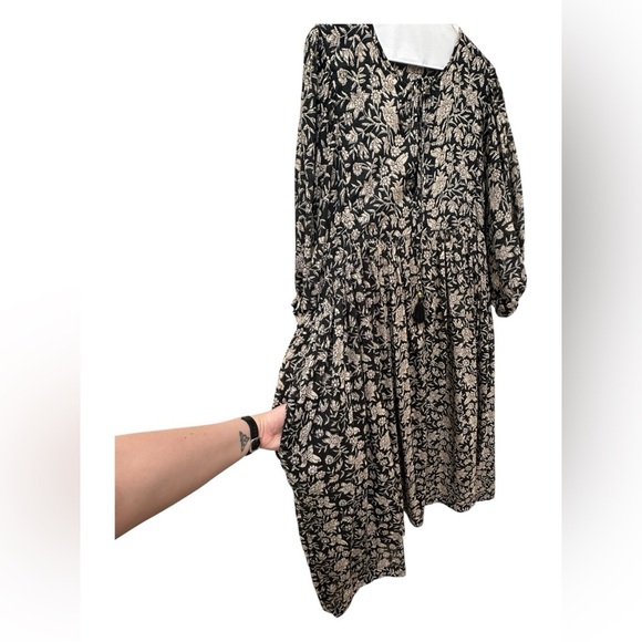 ⚡️ 100% Cotton Black and Cream Floral Maxi Dress With Pockets - Picture 8 of 16